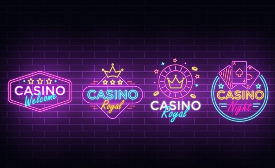 Актуальное new retro casino. Вывеска казино. Казино вывеска неоновая. Казино вывески неон. Табличка казино.